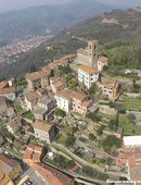 Uzzano, veduta aerea