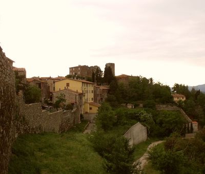 Aldobrandesco castle and the walls of Campagnatico