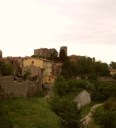 Aldobrandesco castle and the walls of Campagnatico