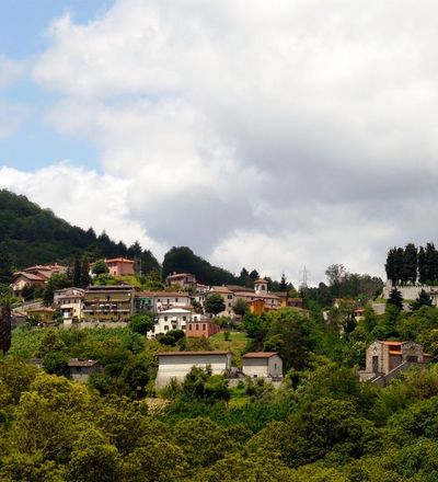 Panorama of the town of Molazzana