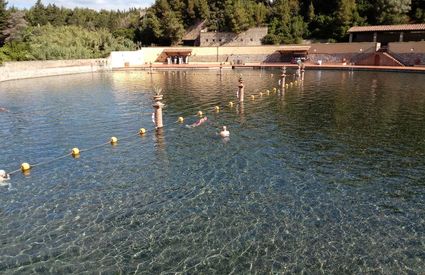 In Venturina Terme, the natural thermal Calidario lake, with springs as hot as 37 degrees