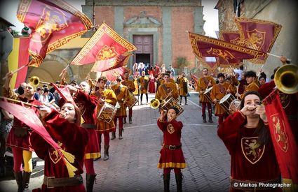 Maggiolata, corteo storico