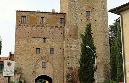 Paganico, cassero e porta nord senese