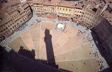 Piazza del Campo veduta dalla Torre del Mangia