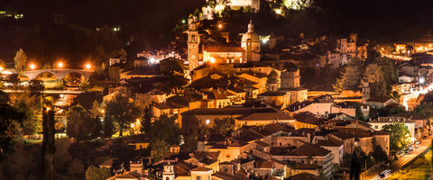 Pontremoli in notturna