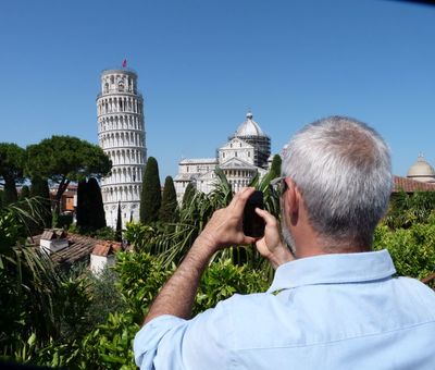 Marco Malvaldi, passeggiata sulle mura di Pisa