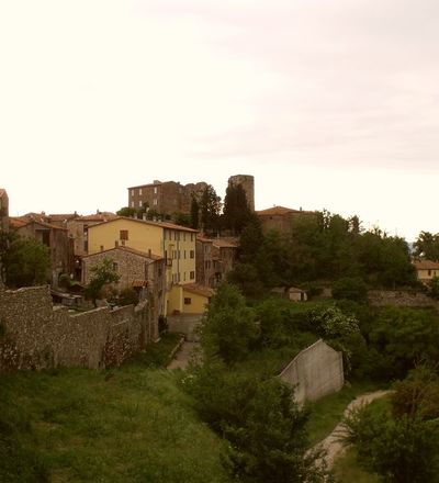 Castello Aldobrandesco e mura della città di Campagnatico