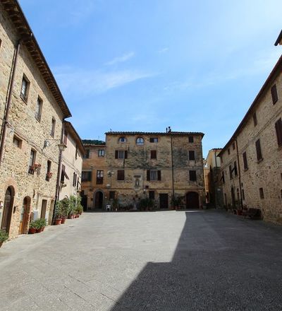 Piazza della Chiesa di Chianni