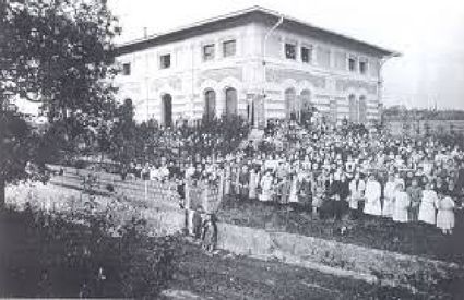 Esterno scuola, cantinone