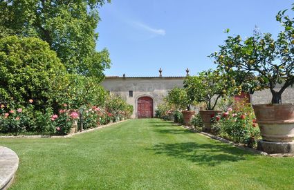 Esterno Villa, giardino a parterre, Limonaia di levante