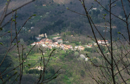 Il paese di Giustagnana, sulla montagna seravezzina