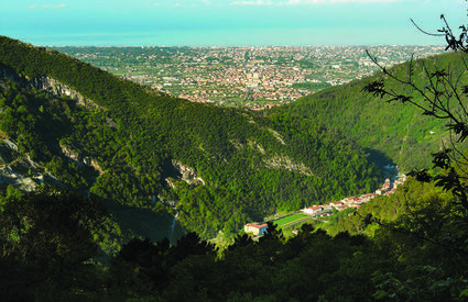 In un solo sguardo, il territorio del comune di Seravezza dai monti al mare