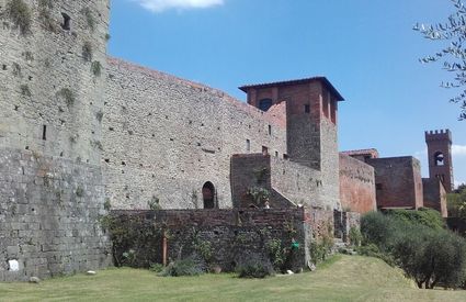Montecarlo, Fortezza, Mura