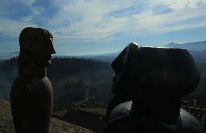 Panorama sulla valle e il monte Cetona dal Paese di Chianciano Terme, sullo sfondo la Chiesa Madonna della Rosa