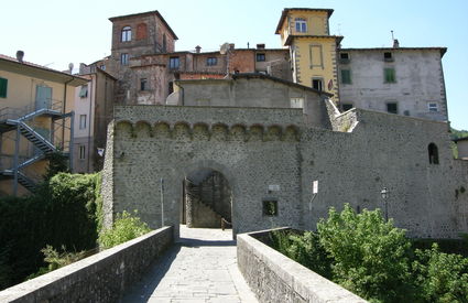Porta di Castruccio Castracani, Castelnuovo di Garfagnana