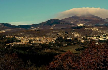 Santa Fiora panorama con monte Amiata