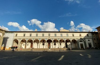 spedale degli innocenti, Piazza Santissima Annunziata