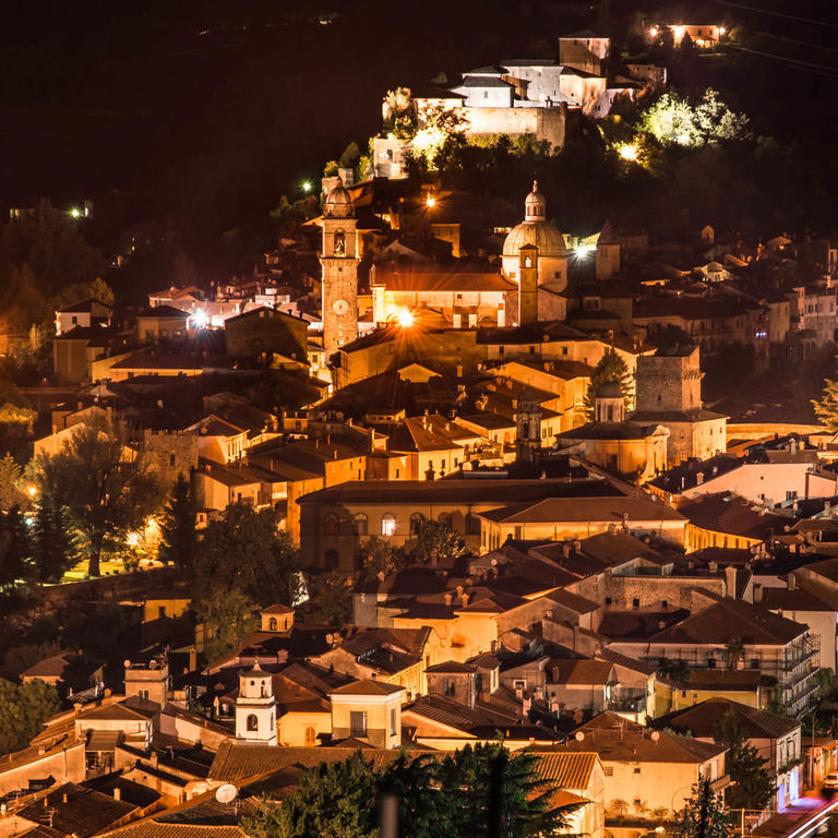 Pontremoli in notturna