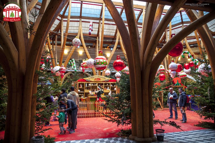 Citta Del Natale Montecatini.Montecatini Terme Una Specie Di Sospesa Meraviglia Toscana Ovunque Bella